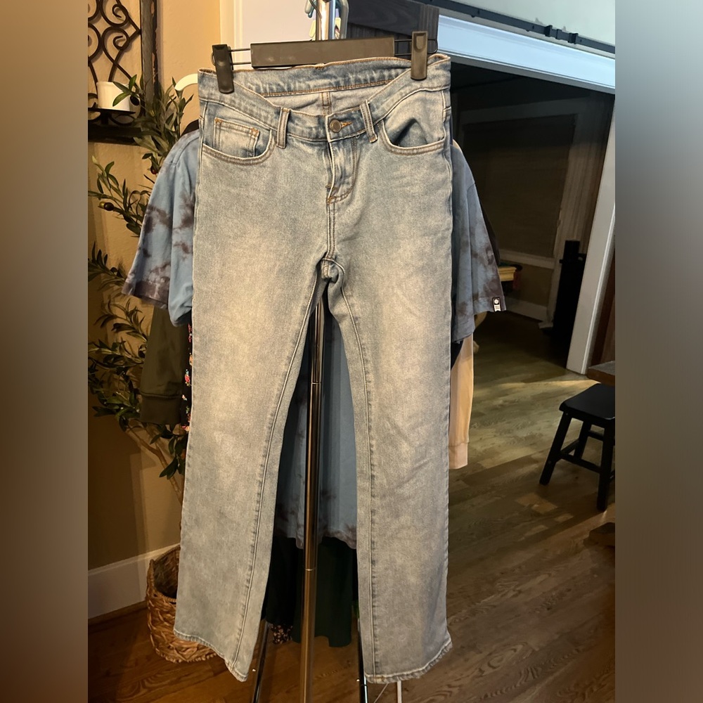 Brandy Melville Light Wash Quinn Jeans